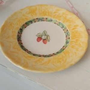 Tea/Side Plate Johnson Brothers Arcadia Description: yellow edge Size: 6 1/4"